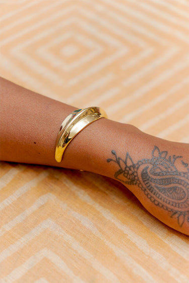 Mitende Brass Bangle lamucollection